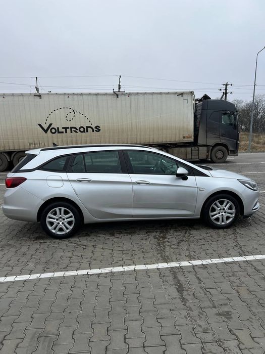 Продам Opel Astra K. 2016р. 1.6дизель