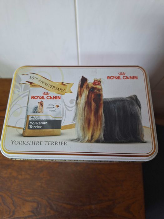 Lata para comida  Royal Canin Yorkshire Terrier nova