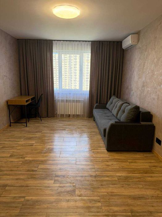 Оренда нової трикімнатної квартири 70 м., просп. М.Бажана,28В. Метро Харківська,Позняки