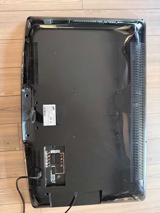 Telewizor Samsung LE37R82B 37” – sprawny, pilot w zestawie
