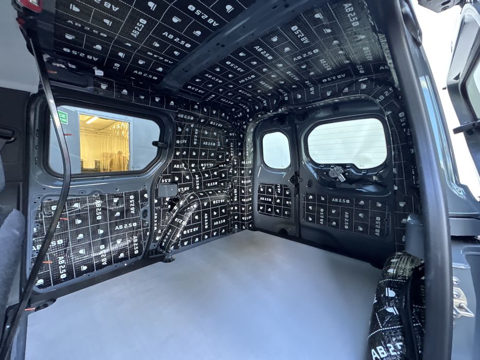 Wyciszanie aut osobowych, SUV, bus, kamper – Gdynia