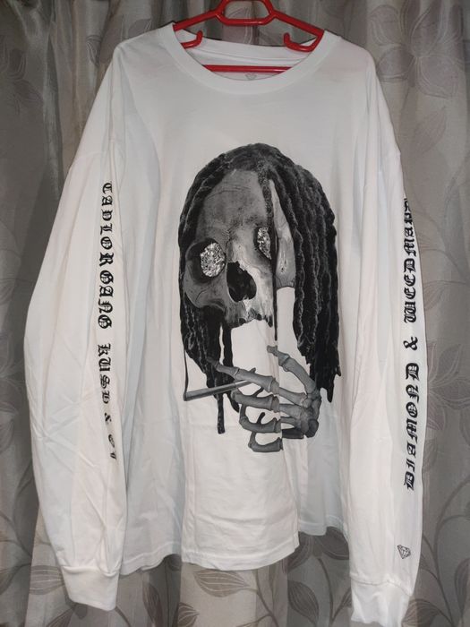 Фирменный лонгслив