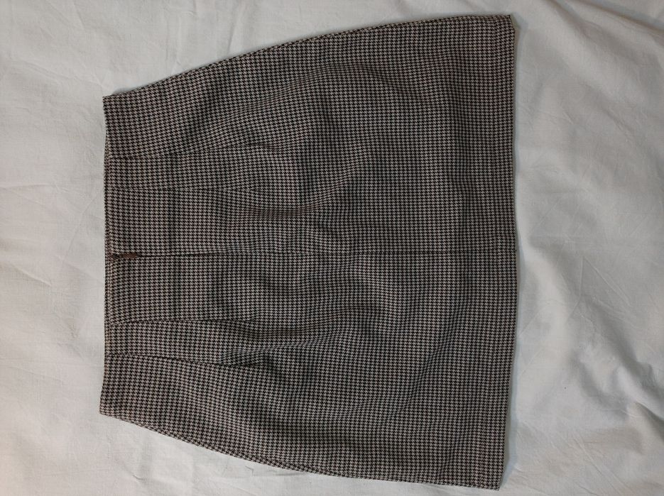 Продам спідницю в гусячу лапку