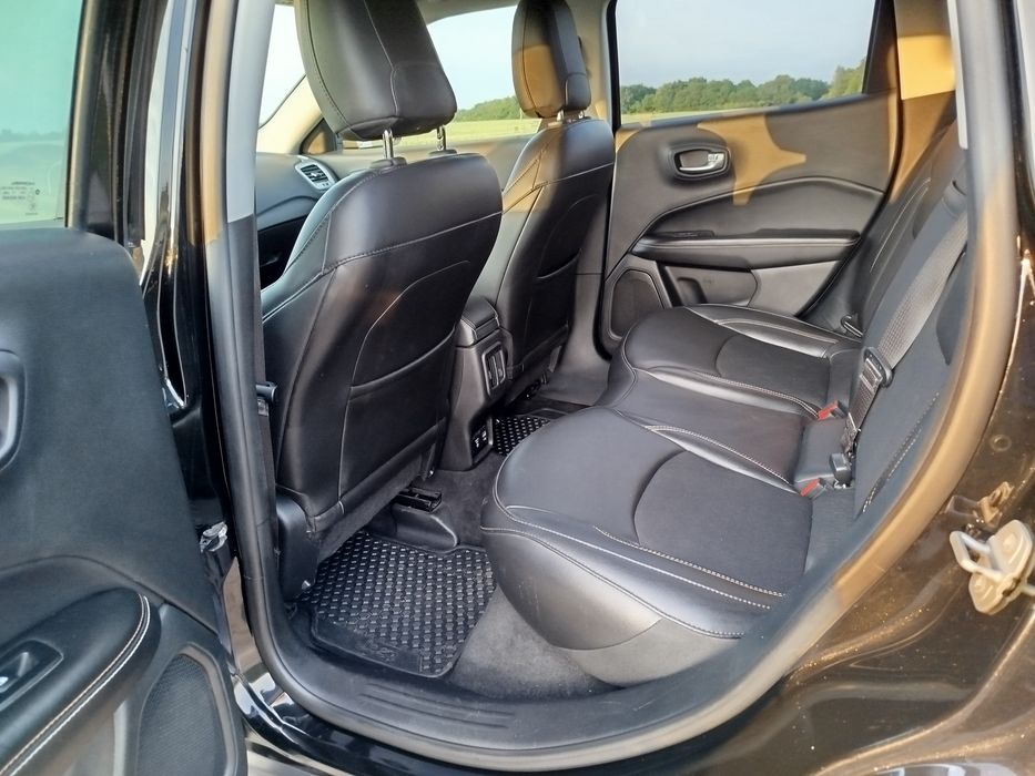 Продам свій автомобіль  Jeep Compass