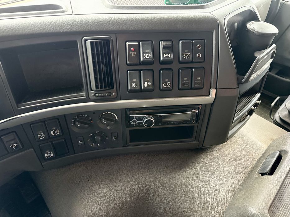 Volvo FM 340 hakowiec wywrotka skrętna oś automat