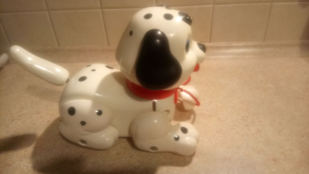Piesek Fisher Price szczekający do ciągnięcia