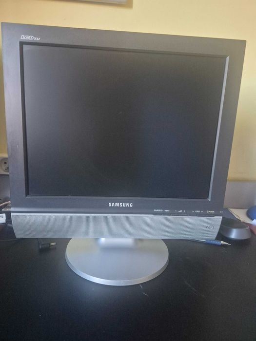 Телевізор-монітор Samsung 15" (LCD, VGA, AV, SCART)