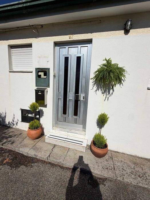 Arrendo moradia T1 renovada e moderna