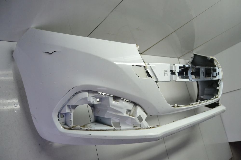 Peugeot 208 Lift Zderzak Przód 15-