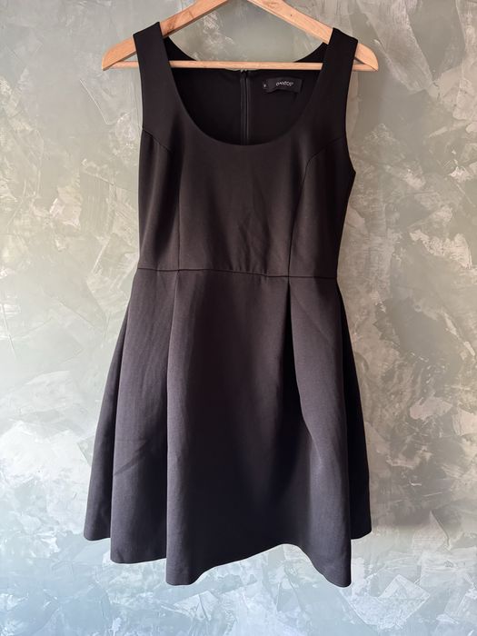 Elegancka sukienka Gantos S