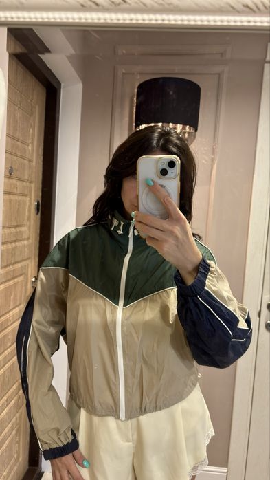 Ветровка Zara с капюшоном