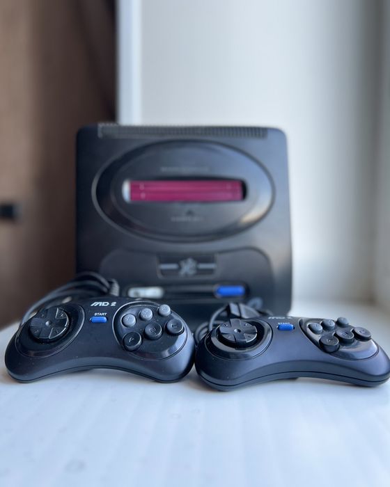 Приставка Sega Mega Drive 2 + картриджі 2 шт