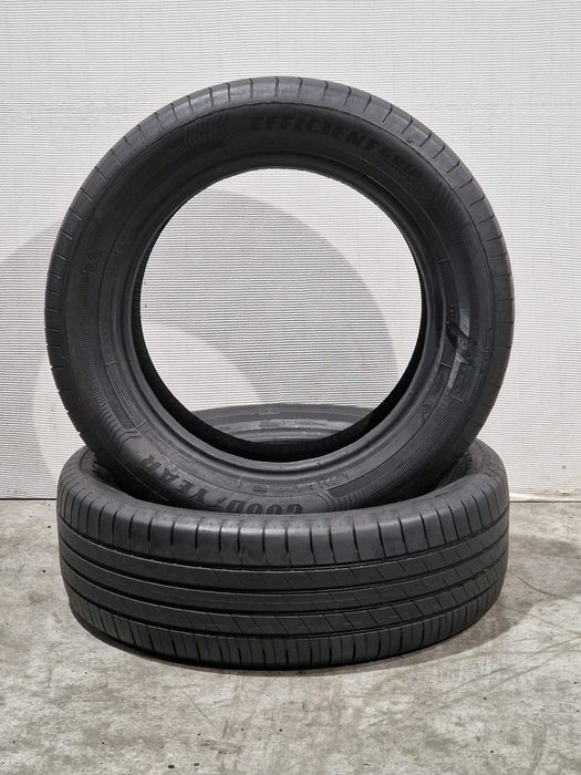 2 Pneus 215/60R17 GOODYEAR Semi Novos
