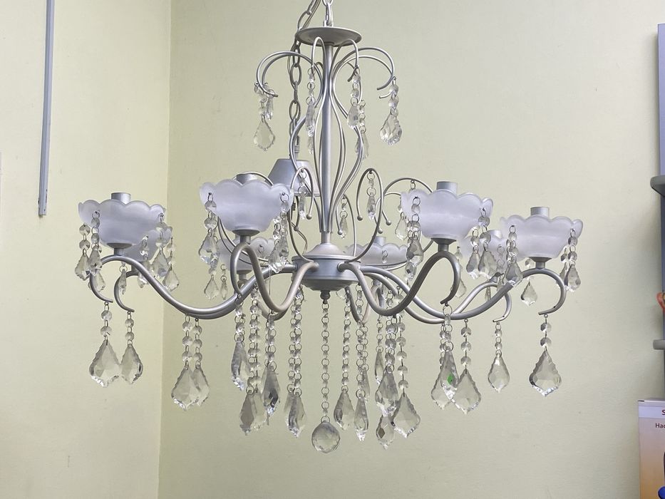 Світильник на 6 ламп з елементами кришталю.