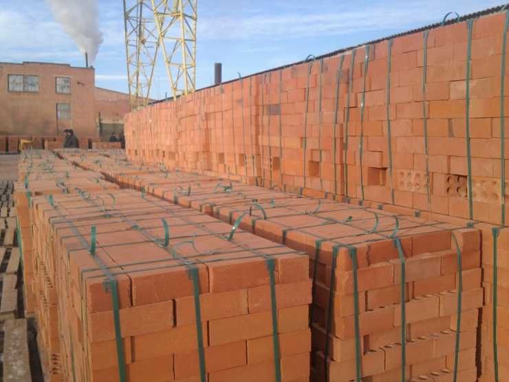 Кирпич керамический полуторный рядовой М100