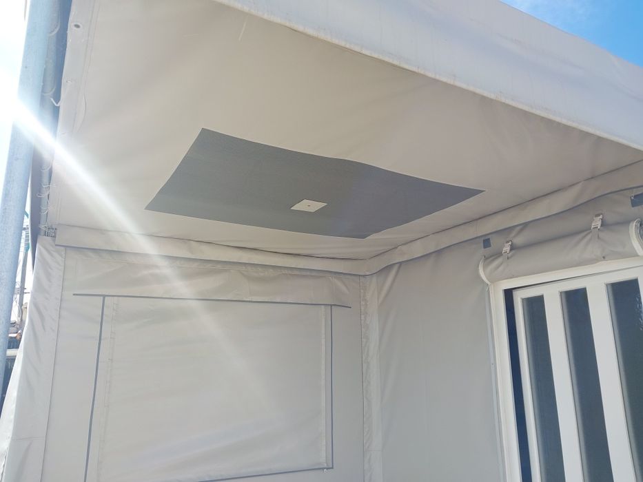 Toldo e armação em muito bom estado