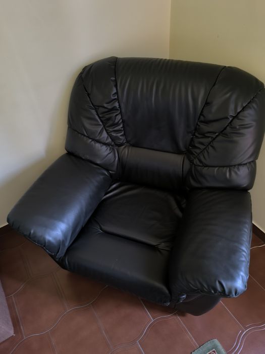 Vende-se Mesa e Poltrona de napa