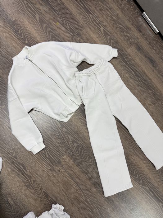 Костюм актуального фасону