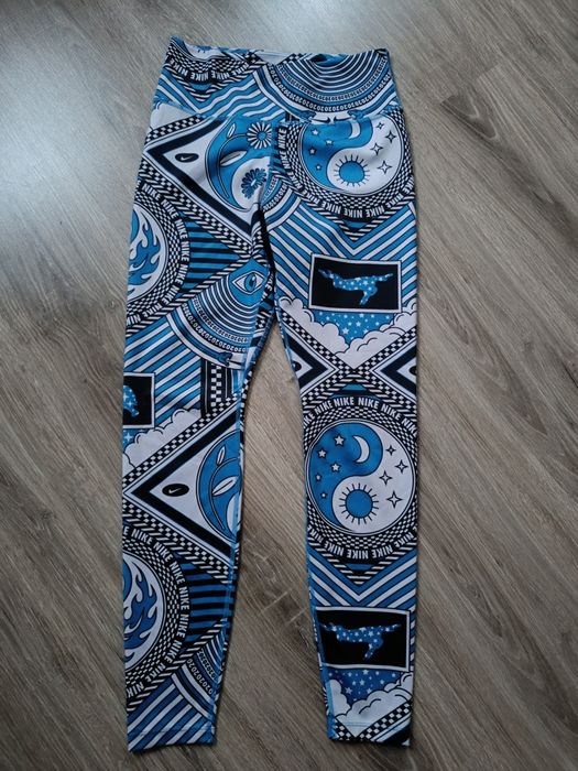 Leginsy Nike r.s