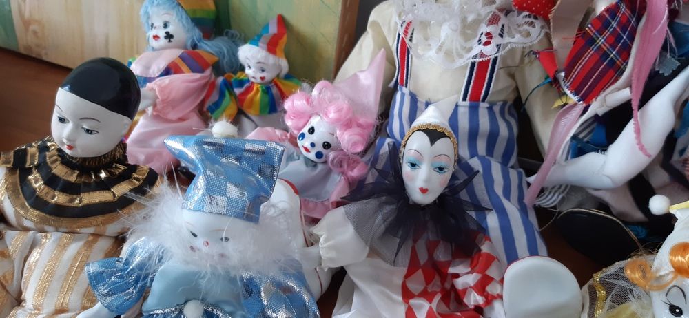 Coleção de palhaços decorativos