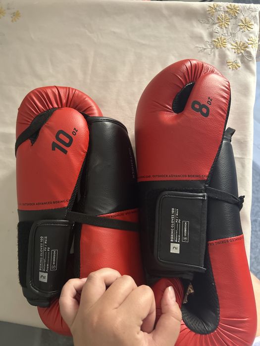 Saco de Boxe como novo + 2 pares de luvas de Boxe + suporte