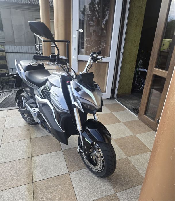 Електро-мотоцикл FORTE V15