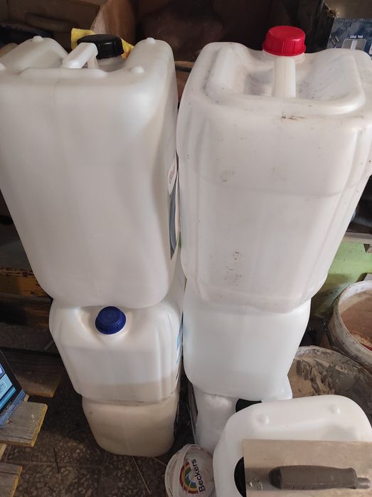 Kanistry 20/25 litrów