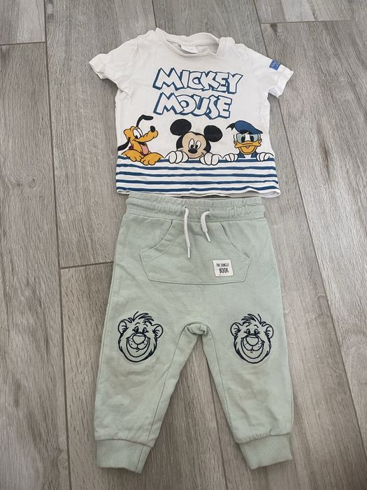 Komplet koszulka z krótkim rękawem i dresy Disney rozmiar 74