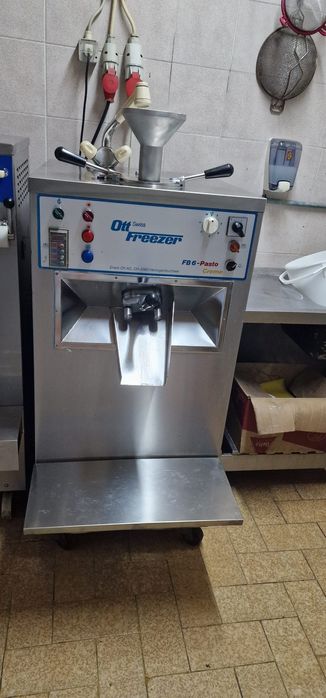 Máquina de fabrico de gelados