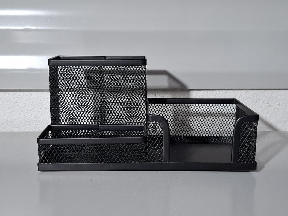 Organizador de mesa e porta-canetas em malha metálica preta