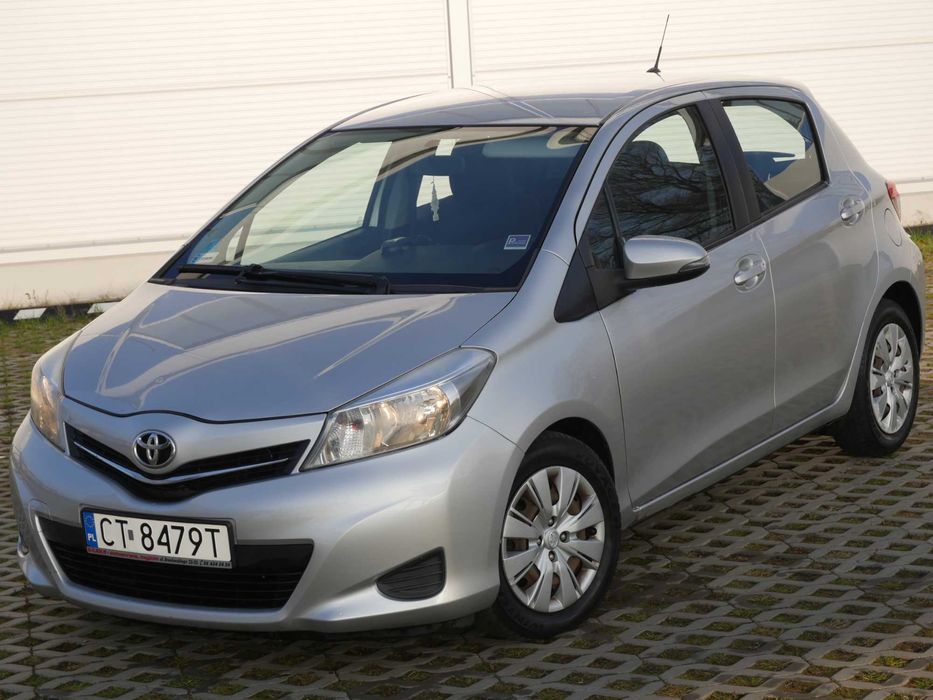 Toyota Yaris 1.4 D * SALON POLSKA * KLIMA 2 komplety opon