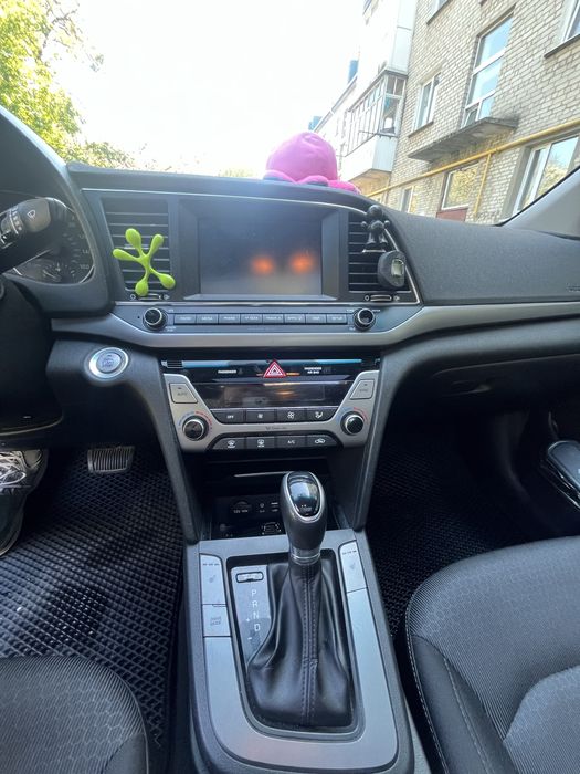 Автомобіль Hyndai
