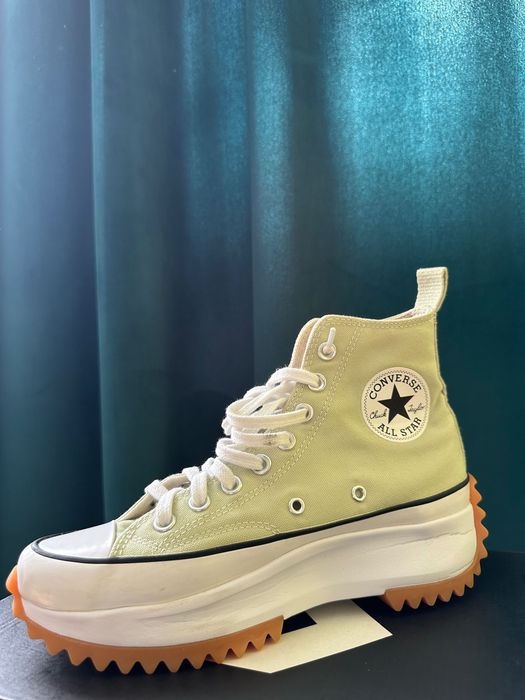 Converse Run Stat Hike