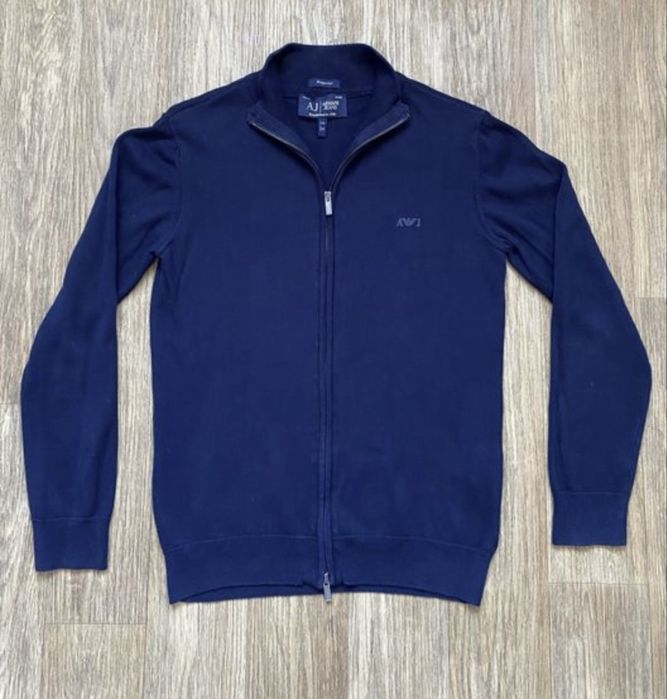 Кофта на замку Armani. S