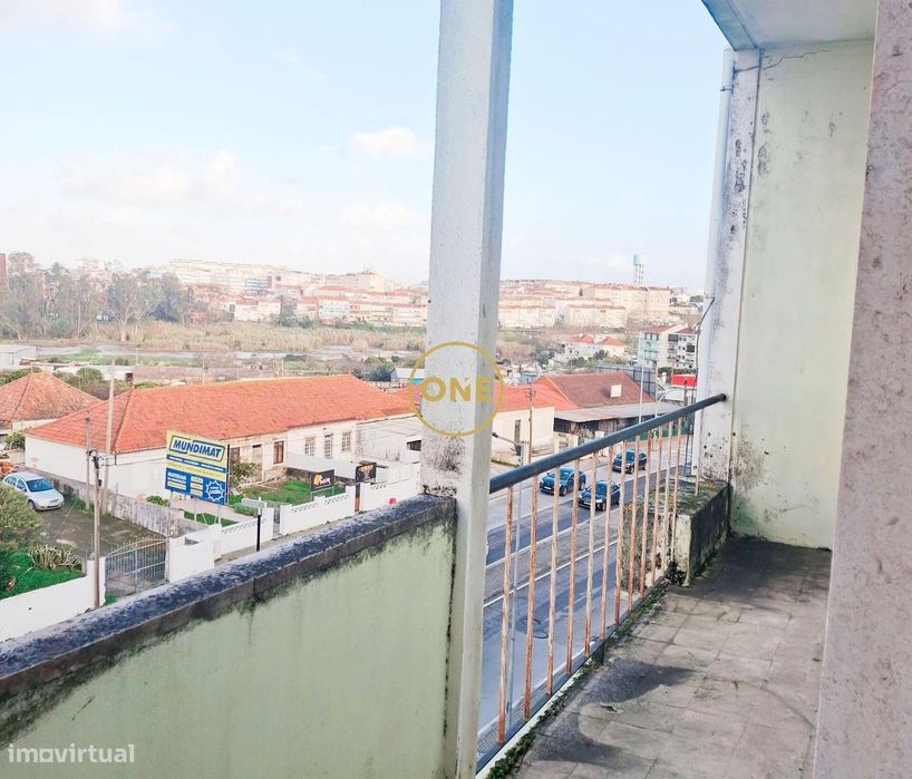 Apartamento T2 no Fogueteiro, Amora – 4º Andar com Excelentes Áreas