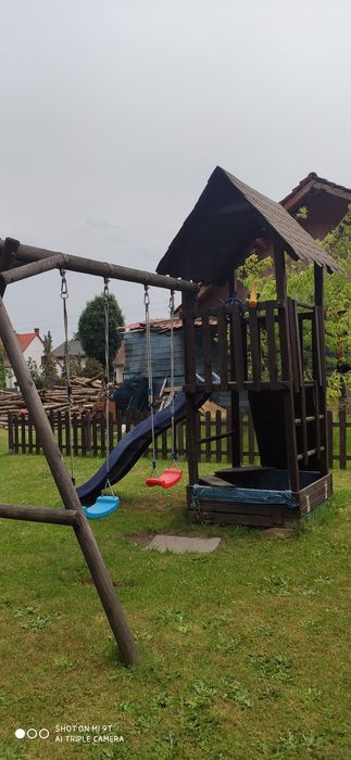 Plac zabaw drewniany,domek, huśtawki