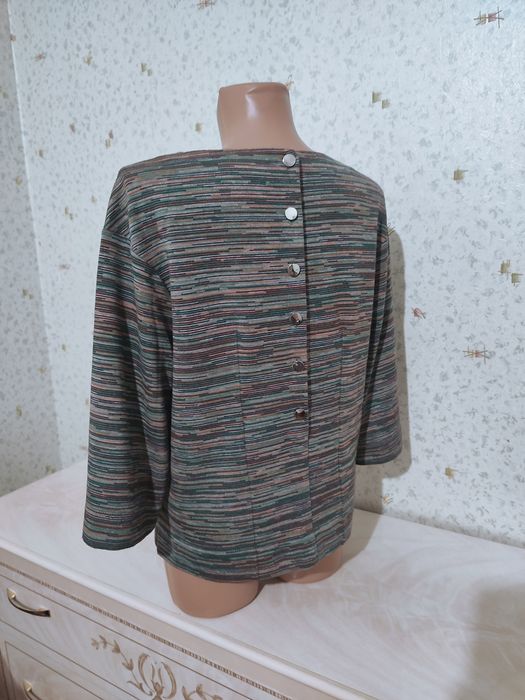 Продам блузку кофту женскую р S/M новая  весна -осень