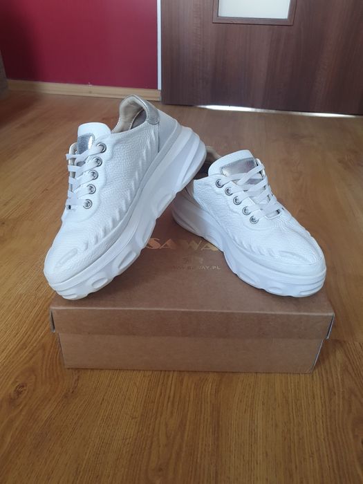 Białe sneakersy Saway