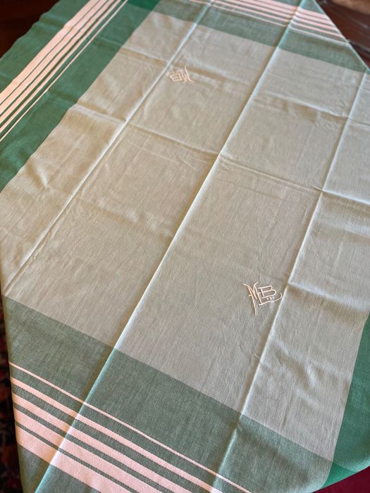 Toalha vintage com monograma MB