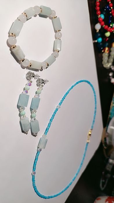 Zestaw pięknej biżuterii. Kamienie naturalne