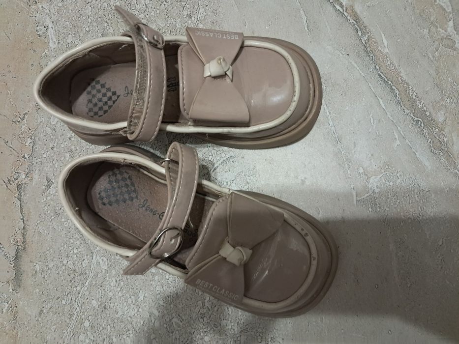 Дитяче взуття різне