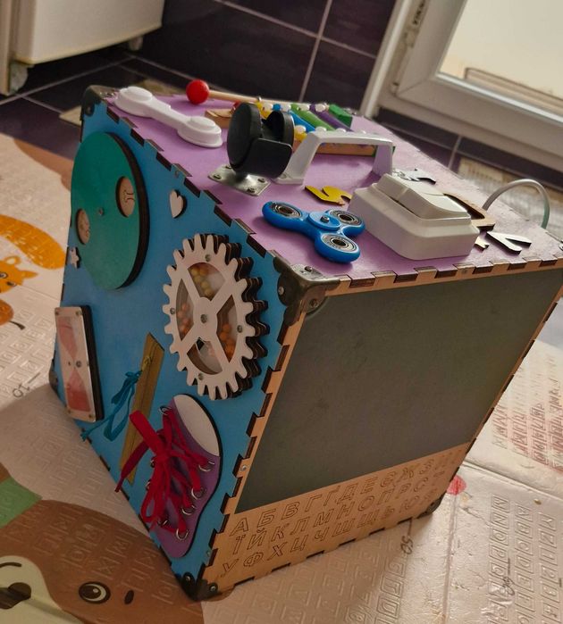 Бізікуб / Бизикуб для дівяинки та хлопчика