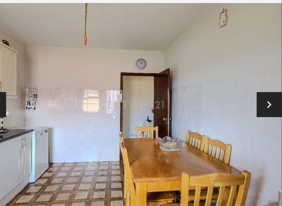 Mesa de cozinha e cadeiras