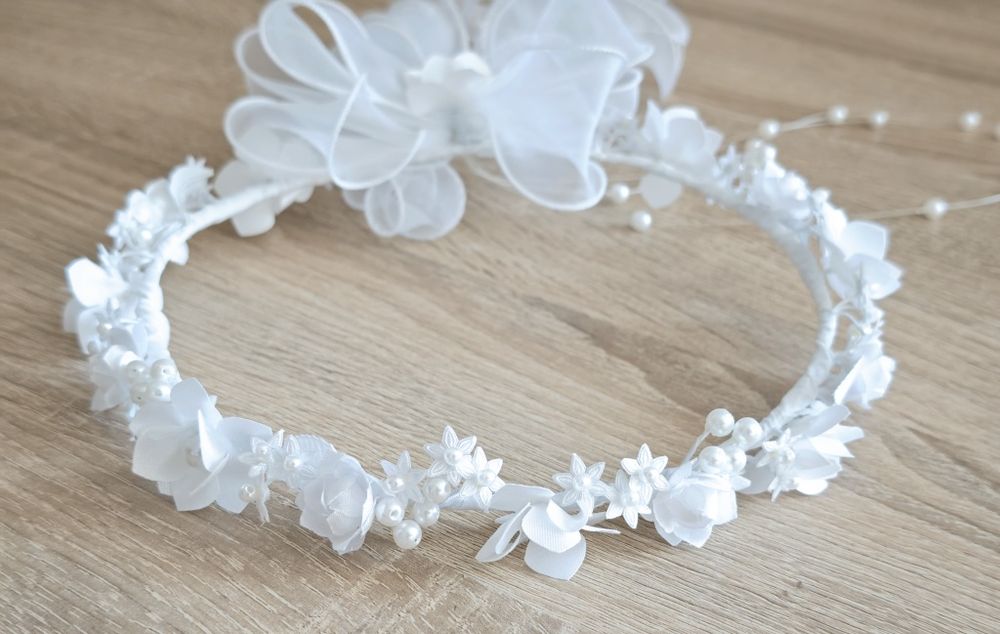 Wianek komunijny biały