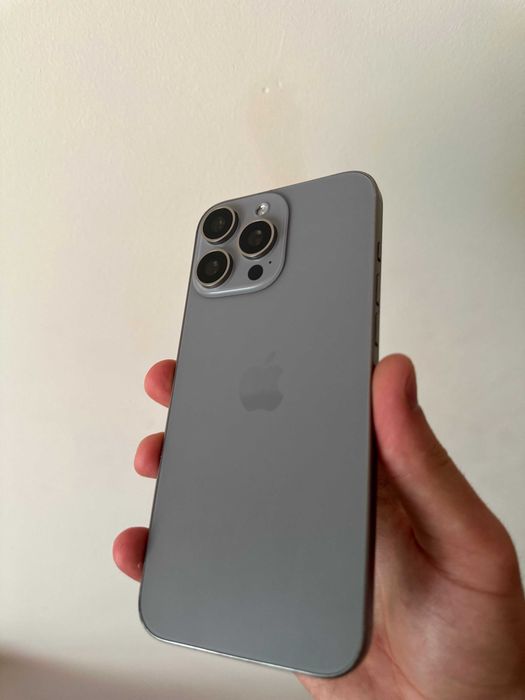 iPhone 15 Pro Max - Para exposição