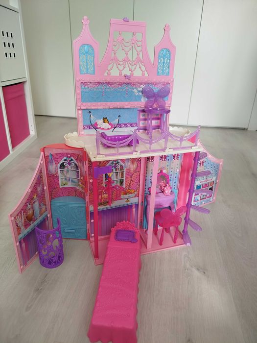 Barbie palácio real mariposa completo