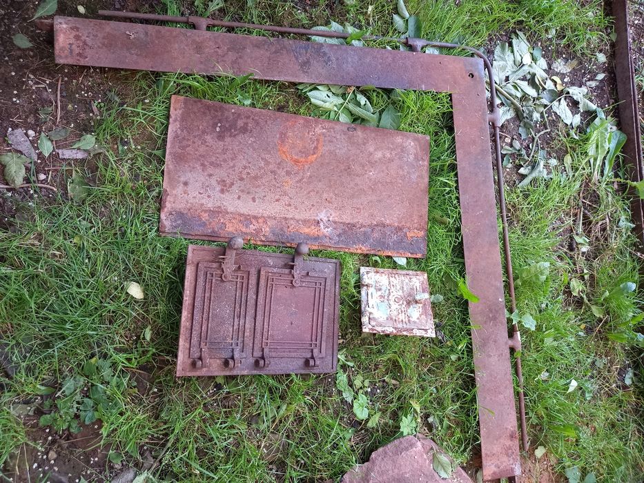 Sprzedam kuchenne drzwiczki żeliwne, płyta żeliwna i całą resztę do ku