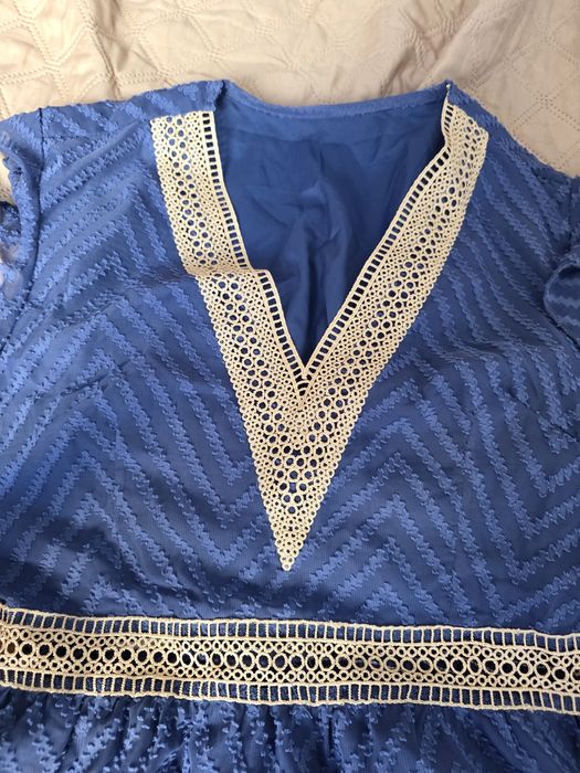 Przepiękna chabrowa sukienka boho z koronką – letnia