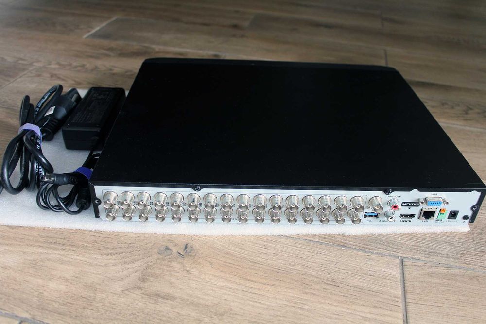 Видеорегистратор Hikvision iDS-7232HQHI-M2/S 16 каналов AcuSense