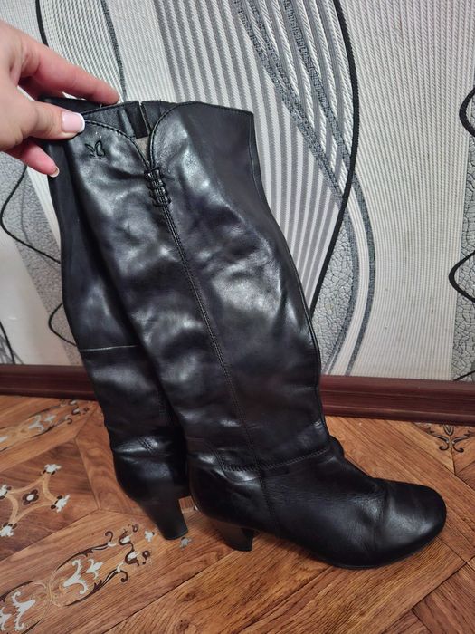 Продам якісні шкіряні сапоги.